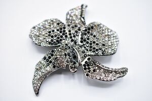 PJM Vintage 4" Flower Pin Brooch Rhinestone Crystal Black Gray Signed 1980s Bin5